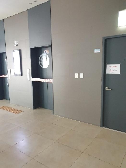 2층 엘리베이터 