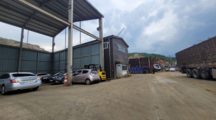 목록 1. 건물 1동, 2. 잡종지, 8. 건물 2동 전체 전경