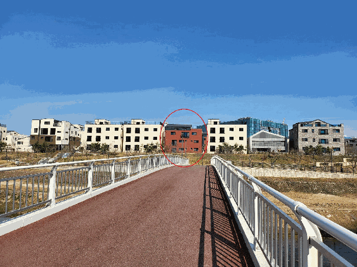 본 건 및 주위 전경(서측에서 촬영)