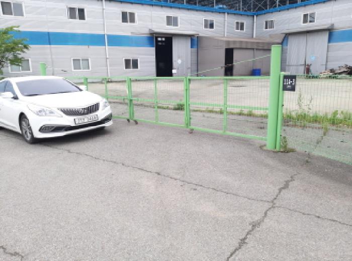 * 본건 목적물 1. 2. 출입문 전경