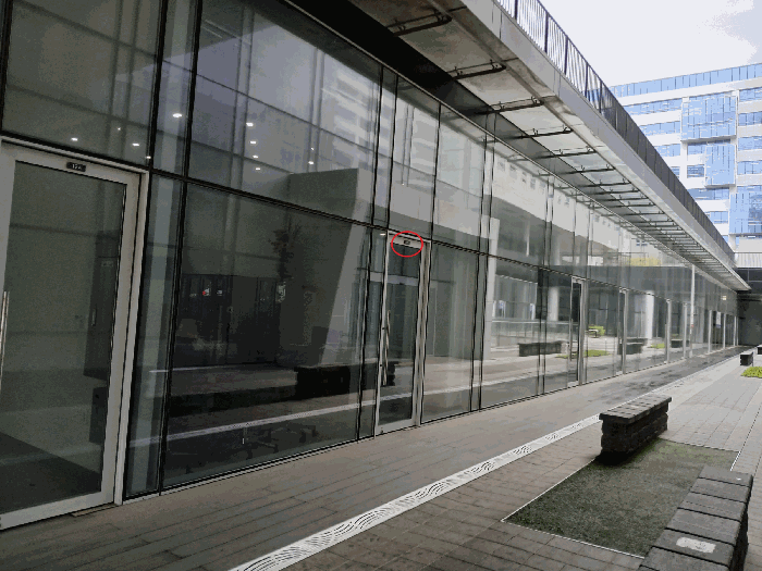 < 본건(1층 125호) 전경 >‘><br /><img src=