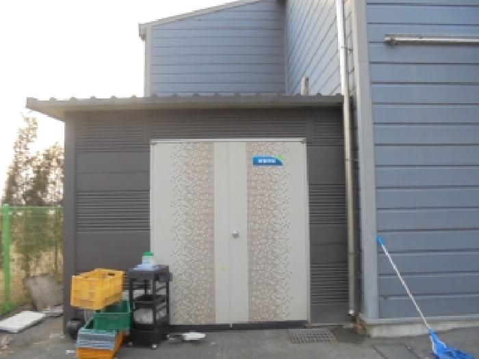 제시외건물 창고 전경