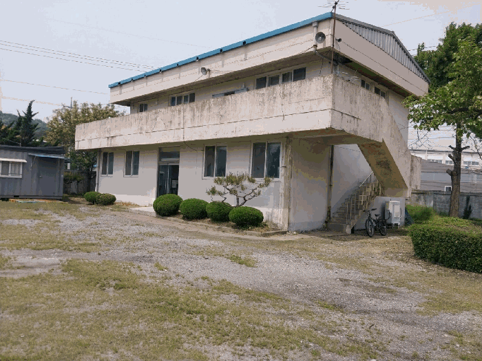 본 건 전 경
(기호 사)