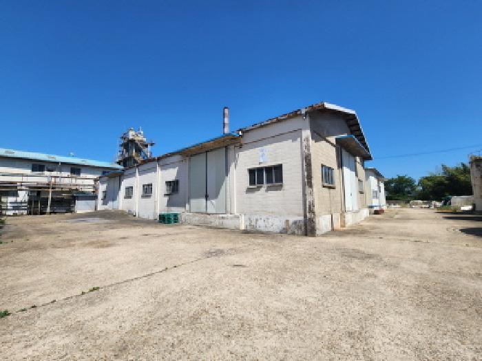 부동산표시 제1호 스레이트 단층 창고, 부동산표시 제3호 단층 포장공장 및 정제공장