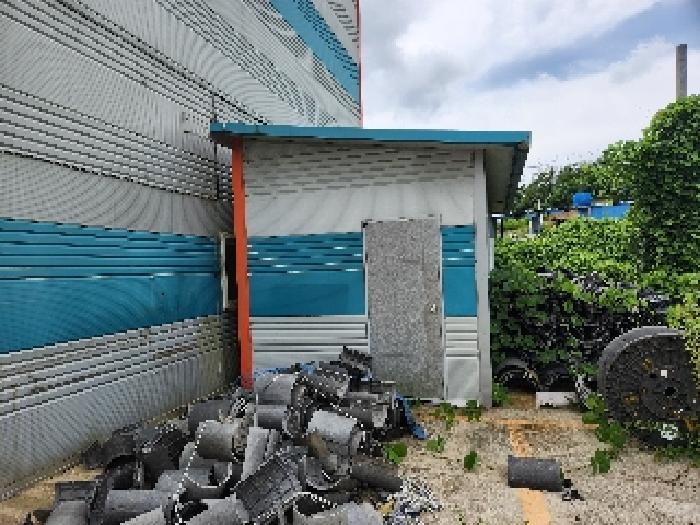 부동산표시목록 제1호 : 제시외 창고