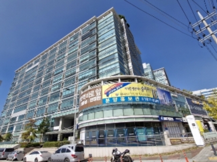 건물 전경 (서관쪽)