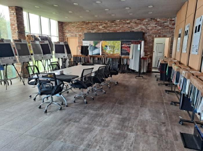 목록 3 1층 식당 내부