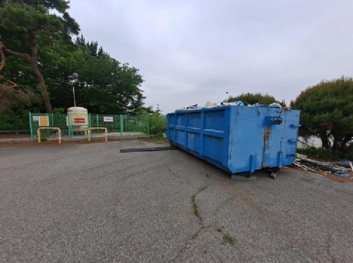 목록 1 북서쪽부분 쓰레기 적재함, 