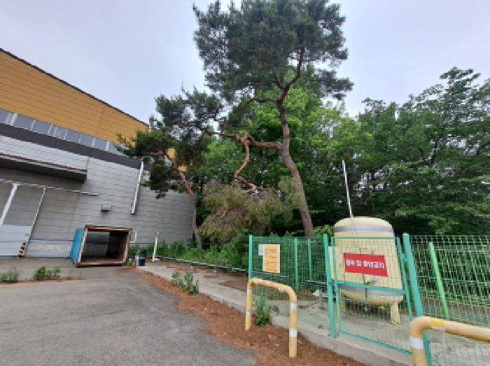 목록 1 북서쪽 LPG 저장소, 소나무 2주