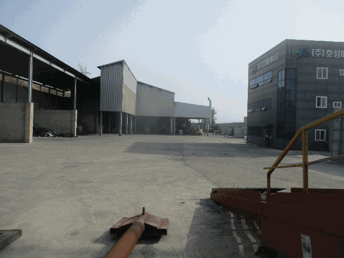 본건 토지 및 건물(북측에서 촬영)