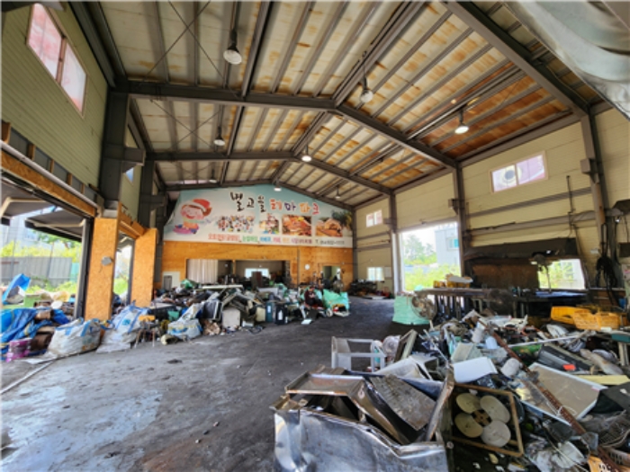 【 본건 (기호 11) 건물 내부 전경 】