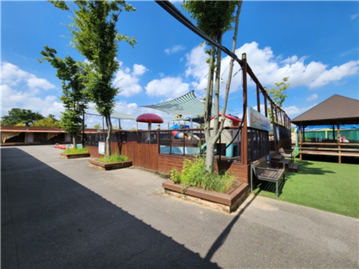 【 구축물 수영장 전경 】