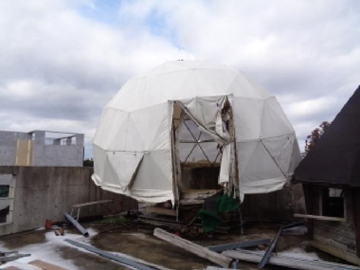 소재지 1.(서광리 367) 제시외 건물 `ㄷ` 옥상 소재 철제구조물 사진