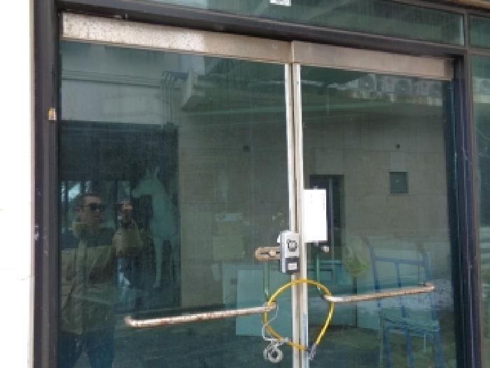 소재지 1.(서광리 367) 제시외 건물 `ㄷ` 출입문 안내문 부착 사진