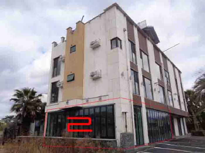 소재지 5.(평화로 613) 제시 건물 및 제시외 건물 `ㄹ` 전경