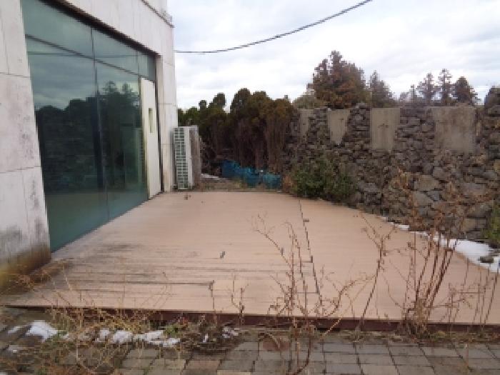 소재지 5.(평화로 613) 제시 건물 1층 소재 데크시설 사진