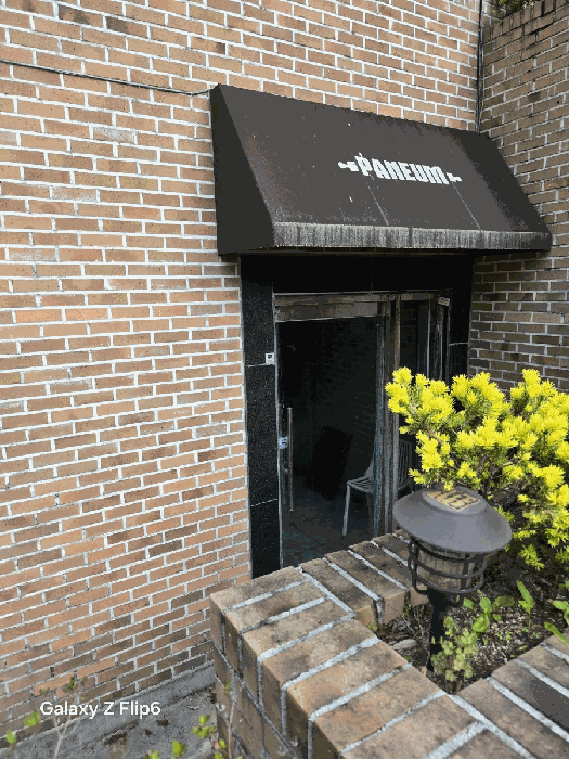 일련번호(3)건물의 지하입구