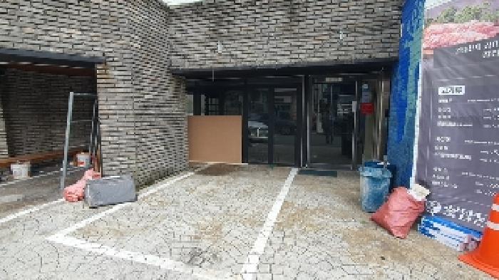 1층 출입문(입구)