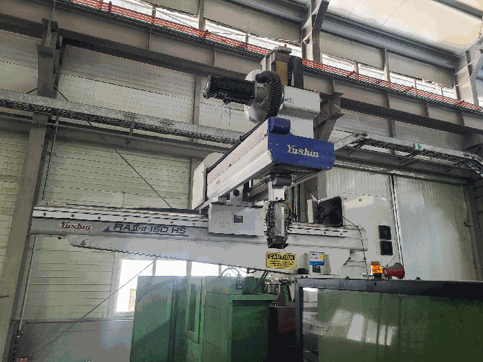 기계기구(3) 취출로봇(a)