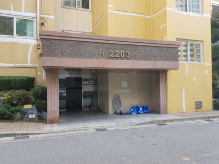 주출입구