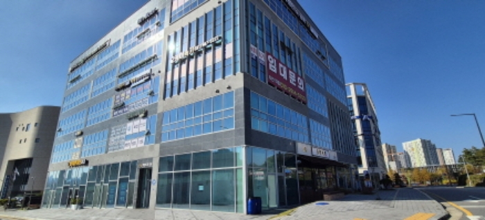 이 사건 엘센트로타워 전경
