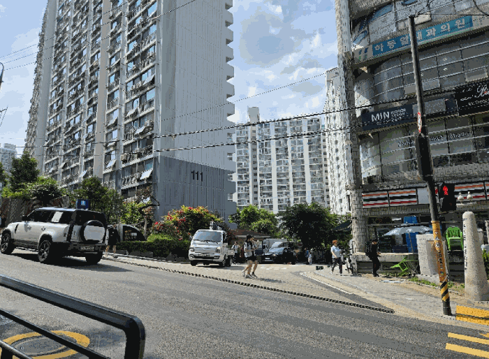 아파트단지 출입구