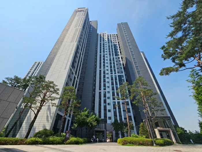 본 건 건 물 전 경 - 본건 북동측에서 촬영