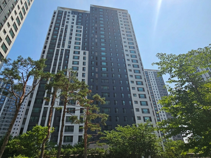 본 건 건 물 전 경 - 본건 남서측에서 촬영