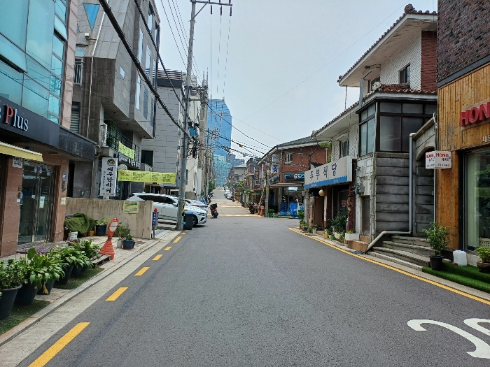 동측 도로 전경