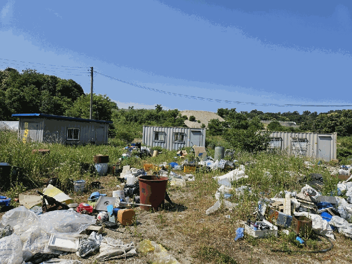 일련번호 1) 지상 소재 제시외건물