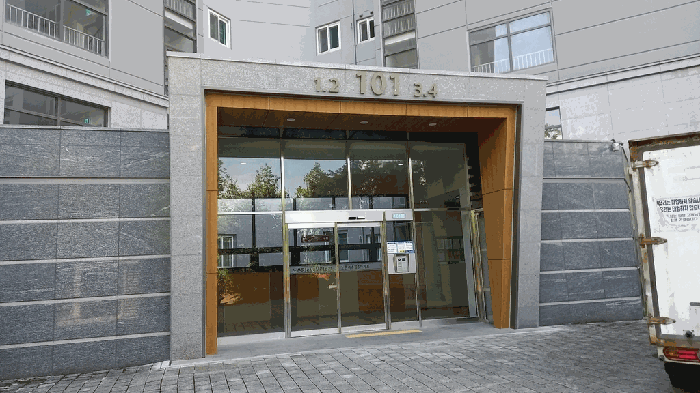 101동 출입구