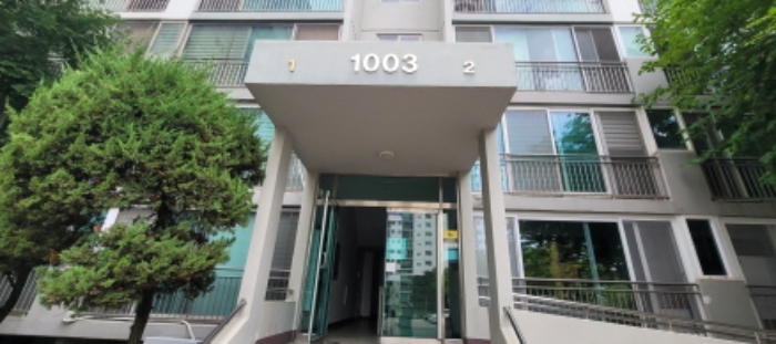 공동현관 출입문