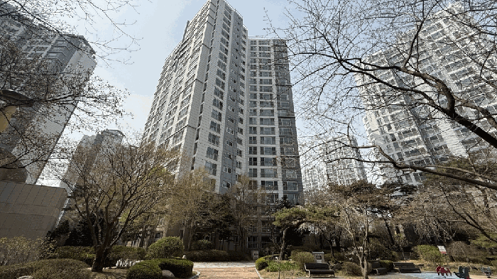 본건 소재 건물(210동) 전경