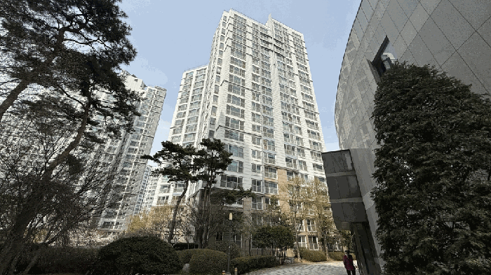 본건 소재 건물(210동) 전경