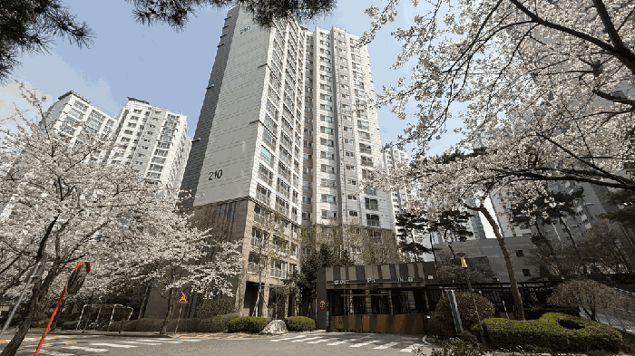 본건 소재 건물(210동) 전경