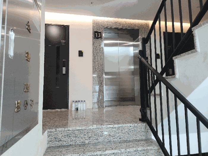 13층 복도