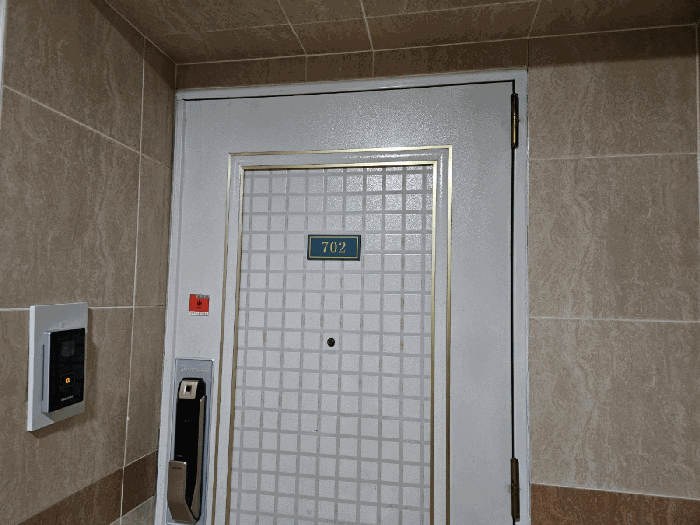 현관출입문 전경