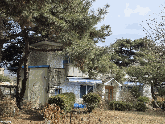 기호(1)토지 및 기호(2)건물 전경