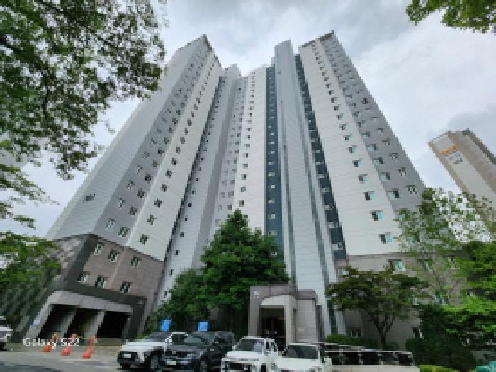 이건 부동산 외관 전경
(702동)