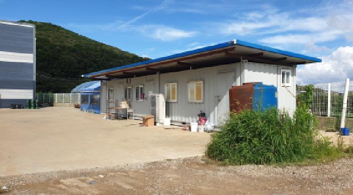 목록3. 지상에 설치된 제시외 컨테이너 2개