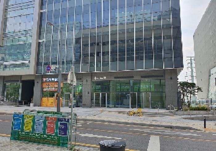 * 본건 건물 전경 