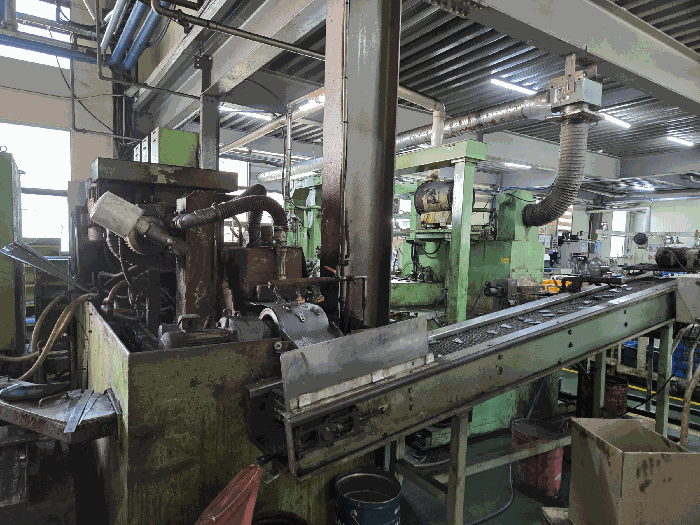 기계기구(12),(15)