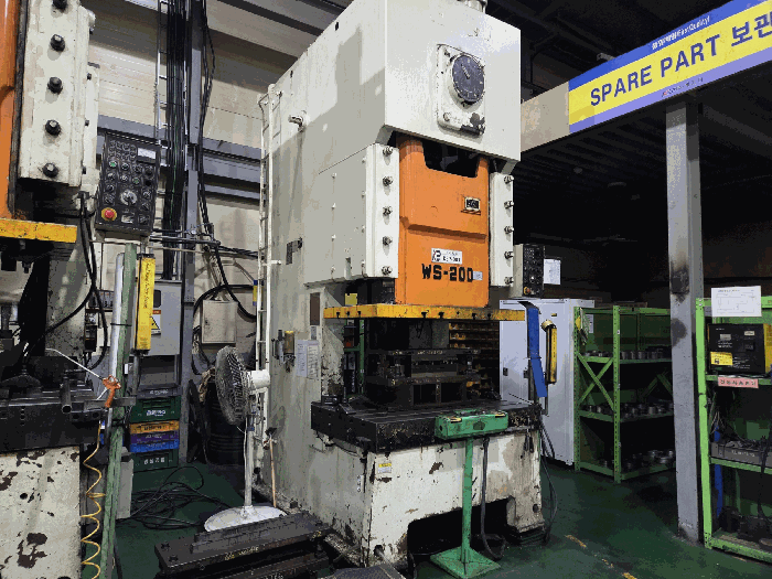 제시외기계기구(128)