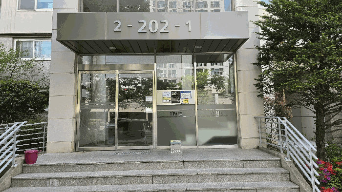 본건 주출입구 (1층 소재)