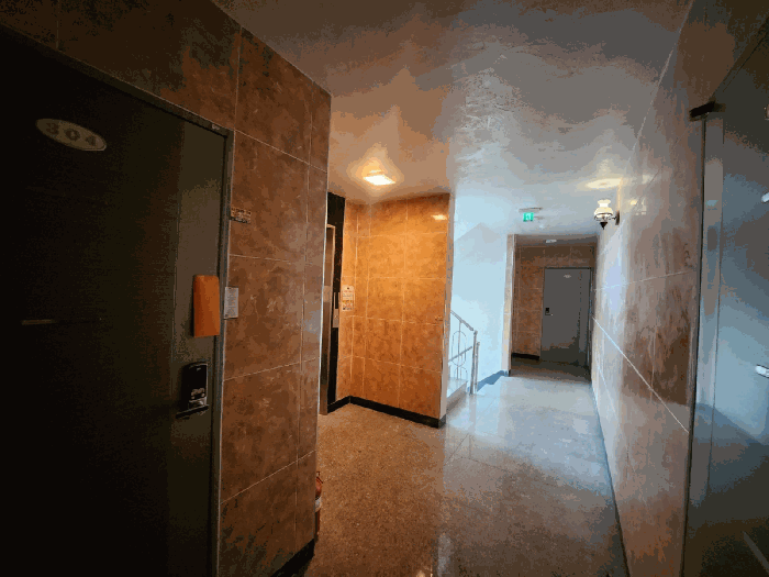 [지상2층(현황 지상3층) 전경]