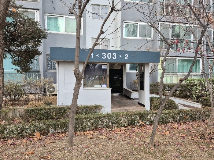 1, 2 라인 출입구