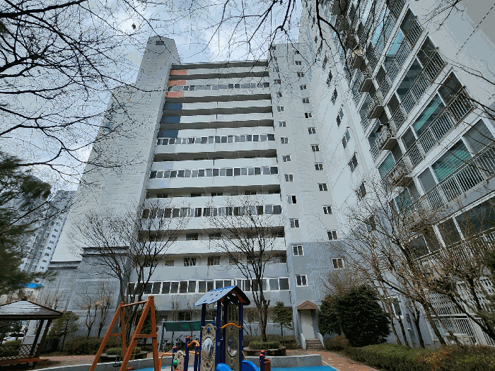 본건 전경
(동측)