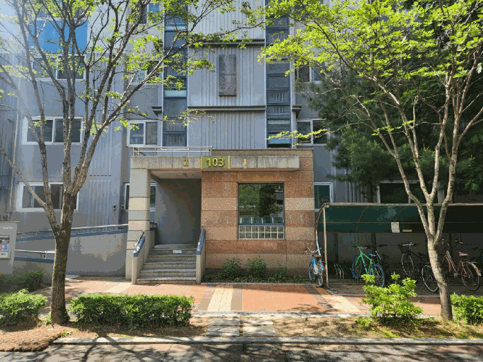 103동 1층 주출입구