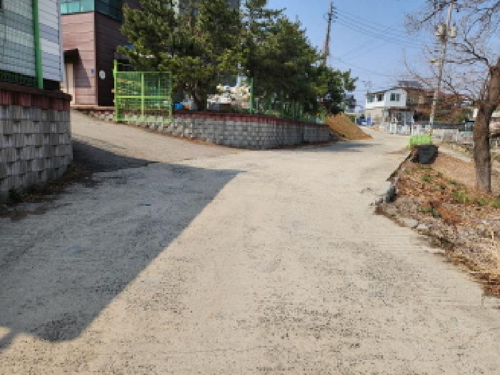 목록 4. 공장 앞 진입도로 