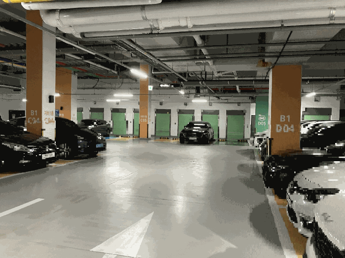지하주차장 내부